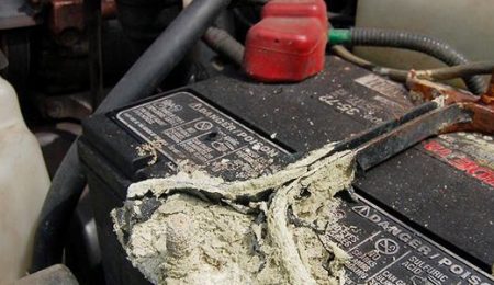 18. Merawat dan membersihkan kepala battery accu kendaraan 18. Merawat dan membersihkan kepala battery accu kendaraan