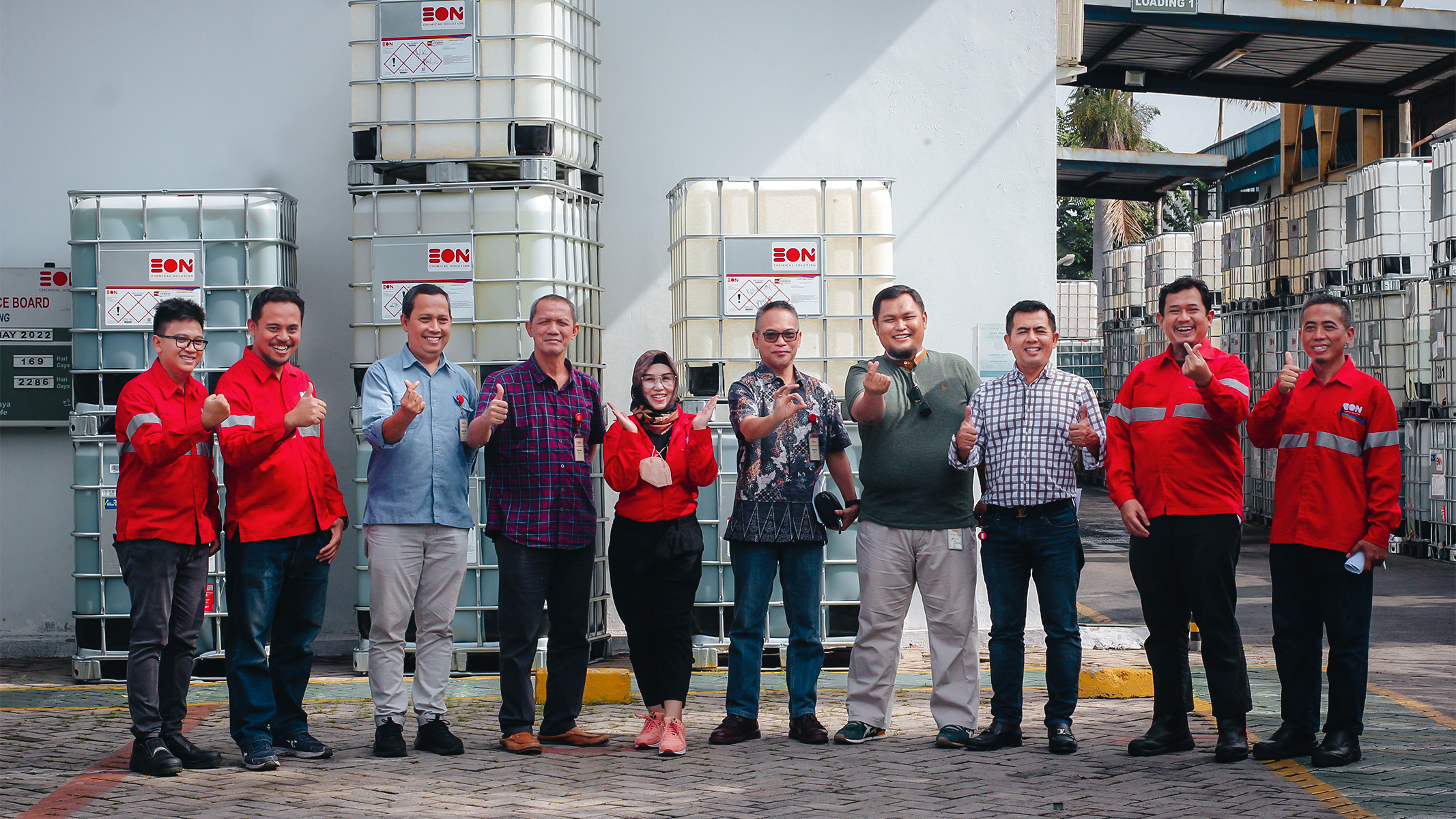 Header Pertaabi Unboxing Radiator Coolant di EON Factory