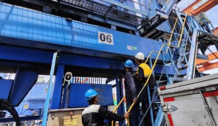 Uji Kualitas Solar pada Tangki Uji Kualitas Solar pada Tangki